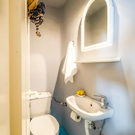 Sunny Getaway In Mykonos Lia Калафатис