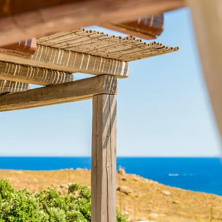 Sunny Getaway In Mykonos Lia