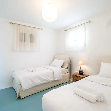 Sunny Getaway In Mykonos Lia 度假居