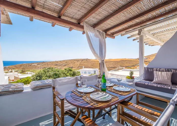 Sunny Getaway In Mykonos Lia